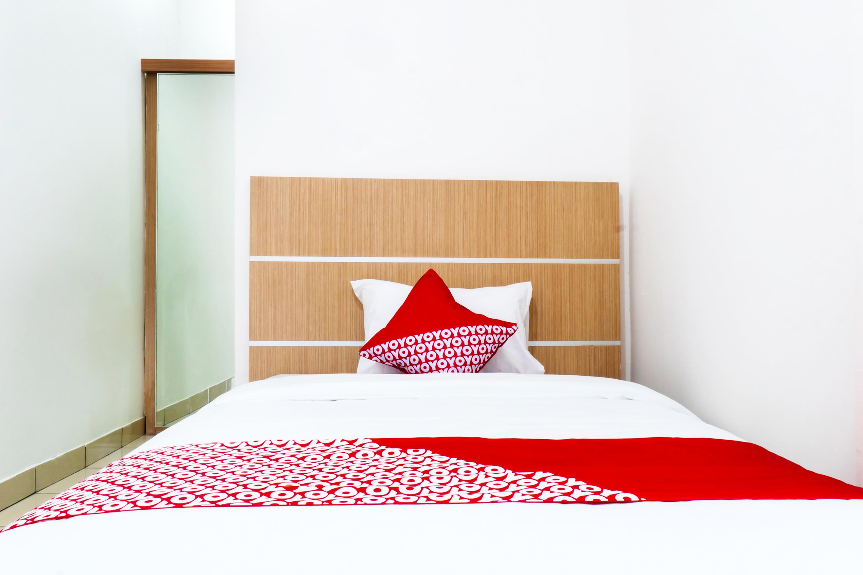 Super Oyo 617 Sukaraja Residence Syariah Бандунг Екстериор снимка