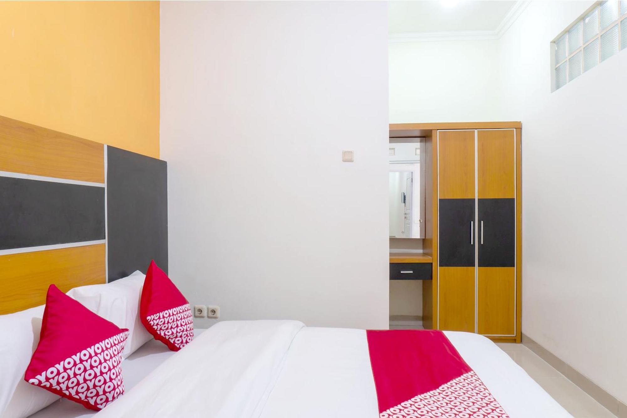 Super Oyo 617 Sukaraja Residence Syariah Бандунг Екстериор снимка
