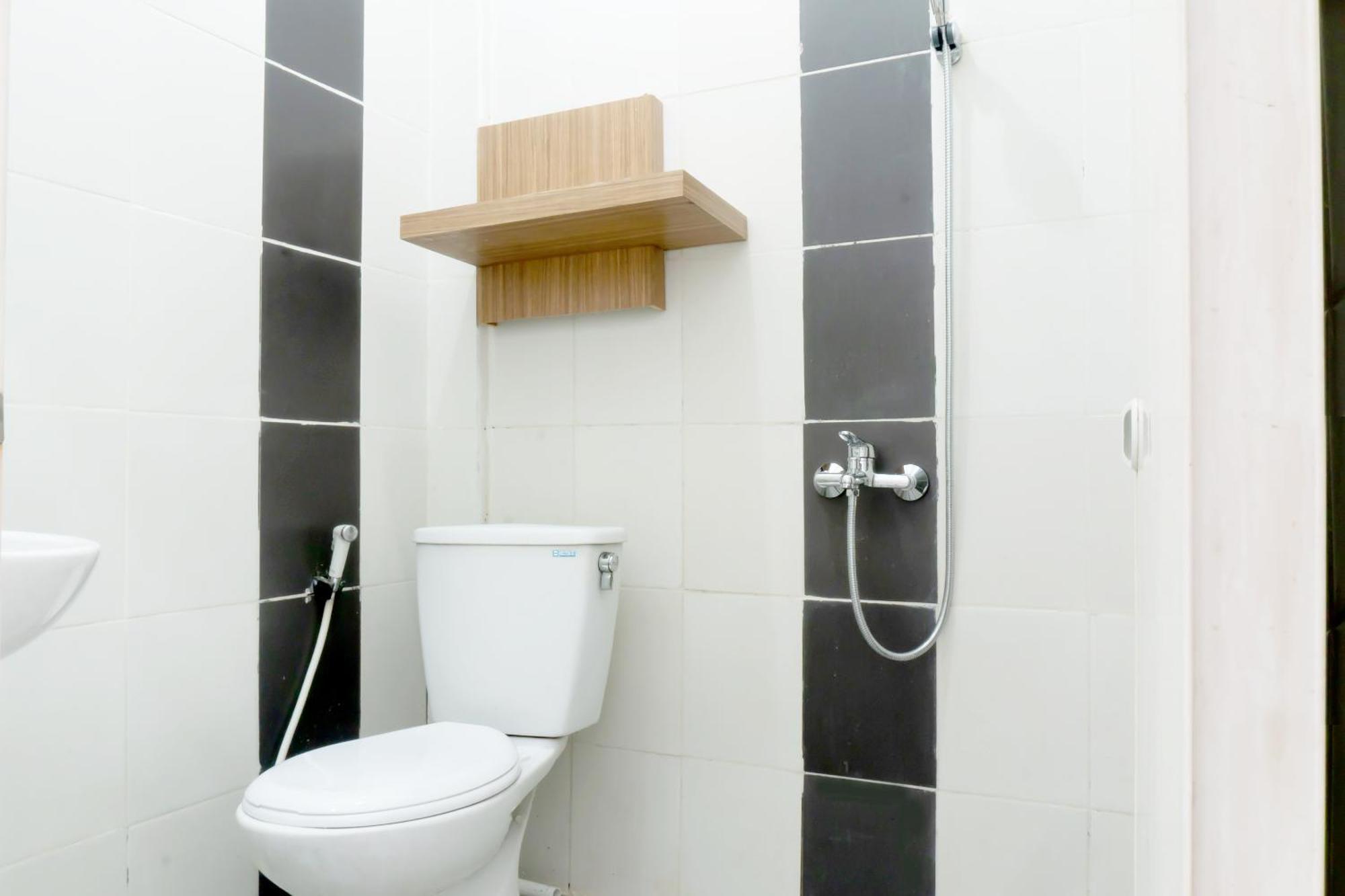 Super Oyo 617 Sukaraja Residence Syariah Бандунг Екстериор снимка