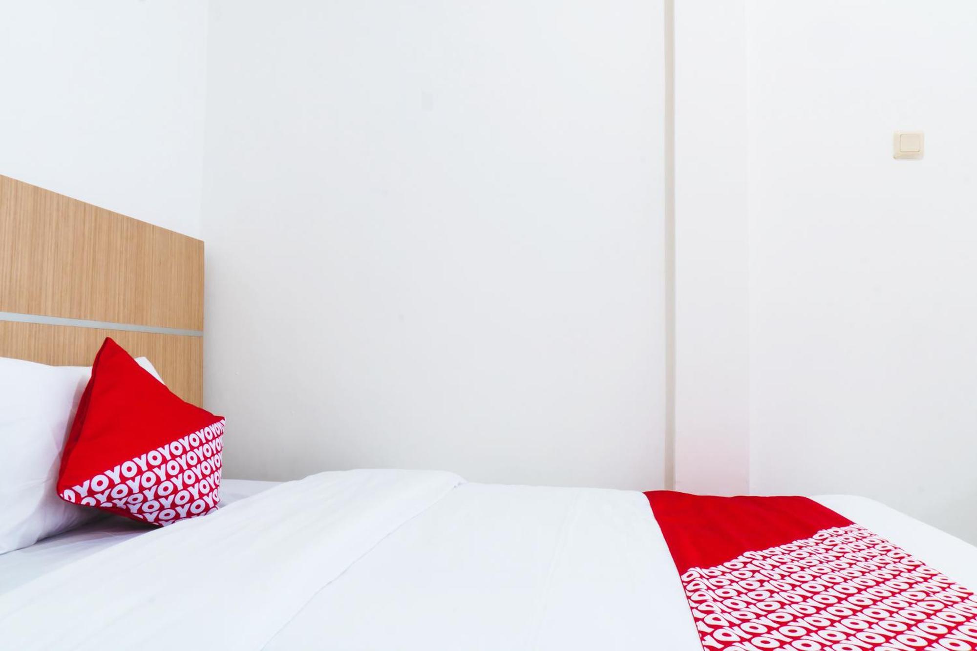Super Oyo 617 Sukaraja Residence Syariah Бандунг Екстериор снимка